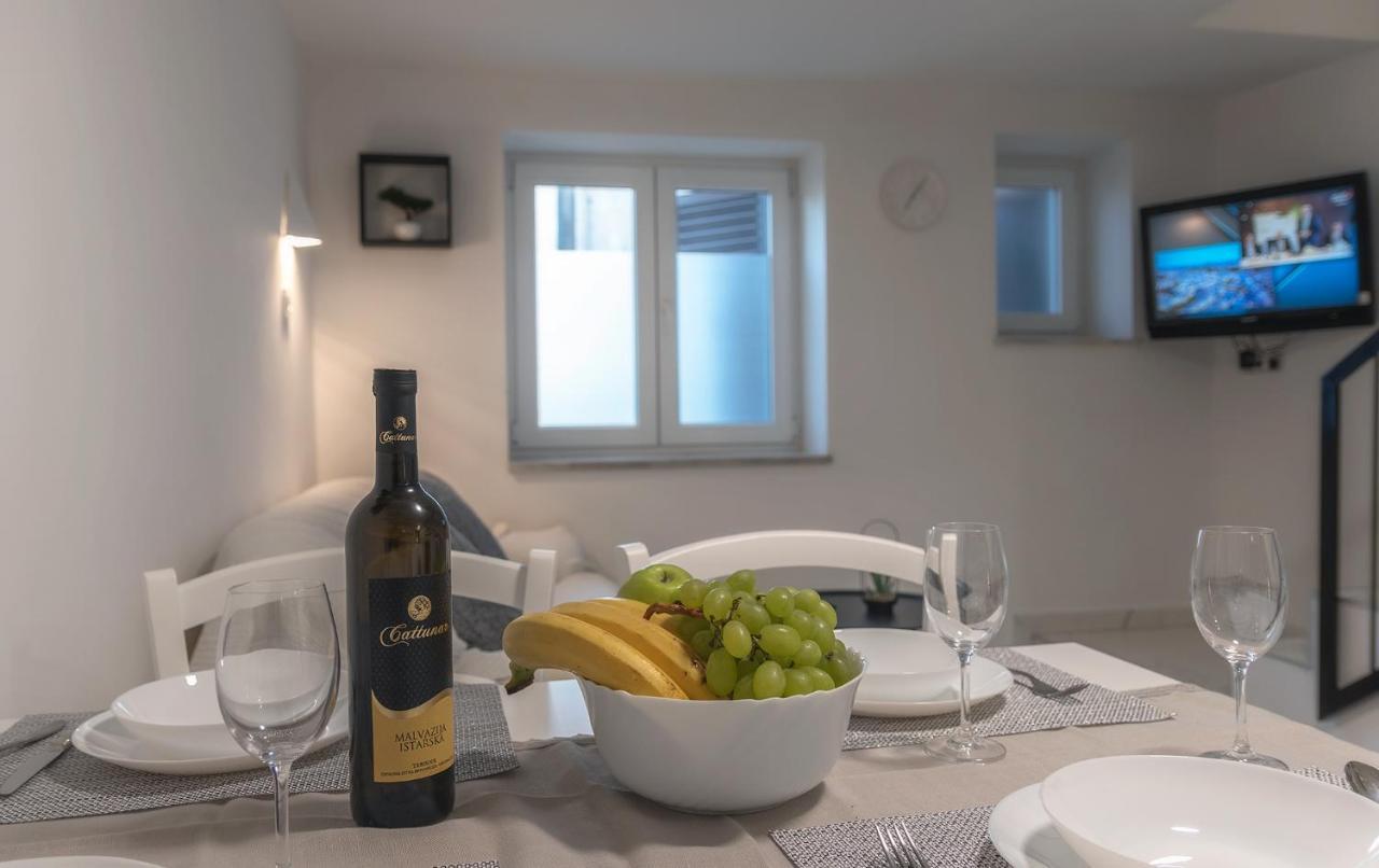 Holiday Home Volta Rakalj Eksteriør billede